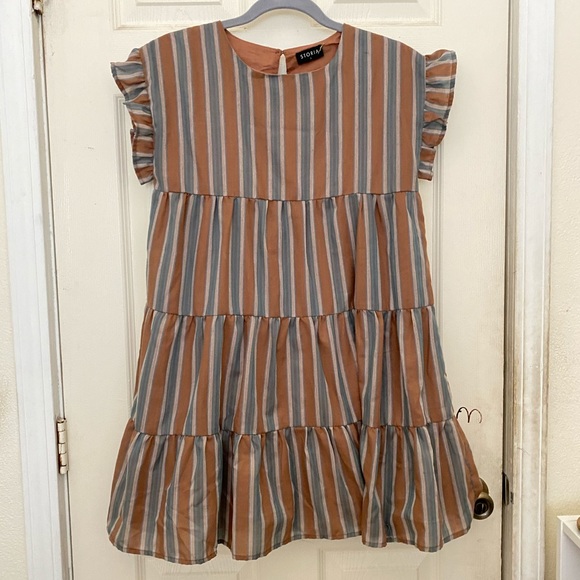 Tiered Babydoll Dress - Picture 2 of 3